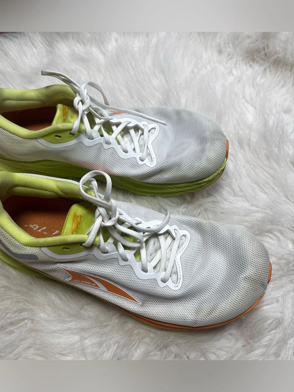 Altra Women’s Rivera 3 Road Running Shoes in White, Lime, & Orange - size 9